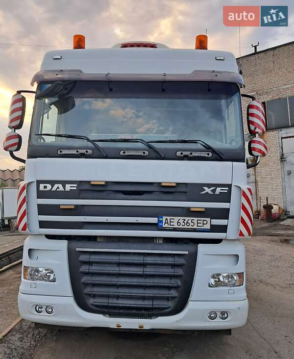 Тягач DAF XF 105 2005 в Днепре