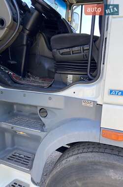 Тягач DAF XF 105 2013 в 