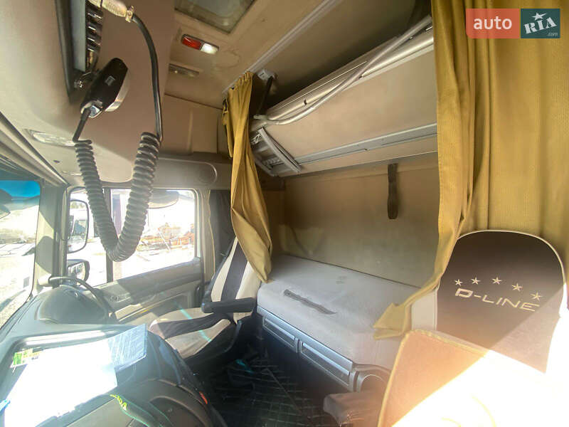 Тягач DAF XF 105 2011 в Гореничах