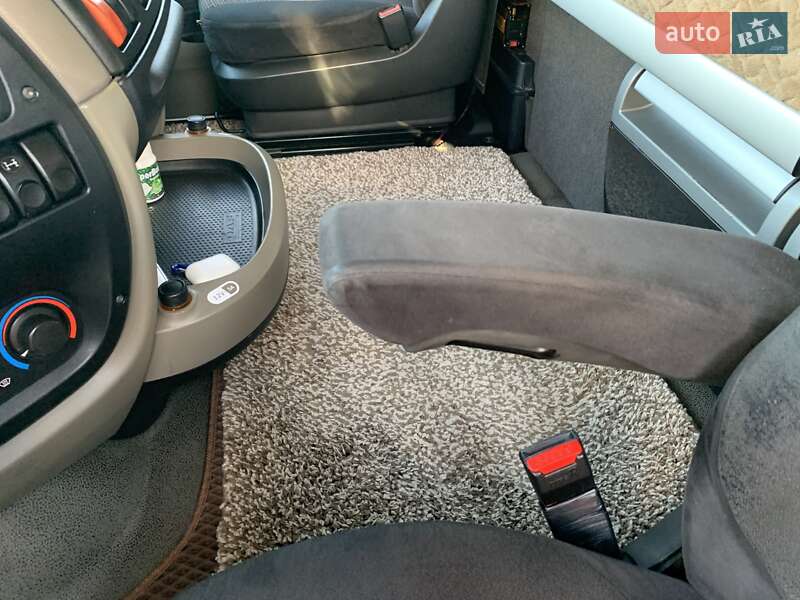 Тягач DAF XF 105 2012 в Запорожье