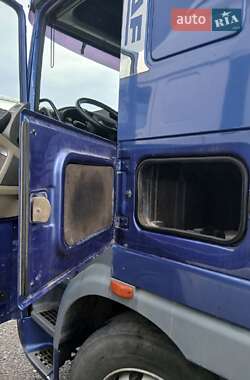 Тягач DAF XF 105 2010 в 