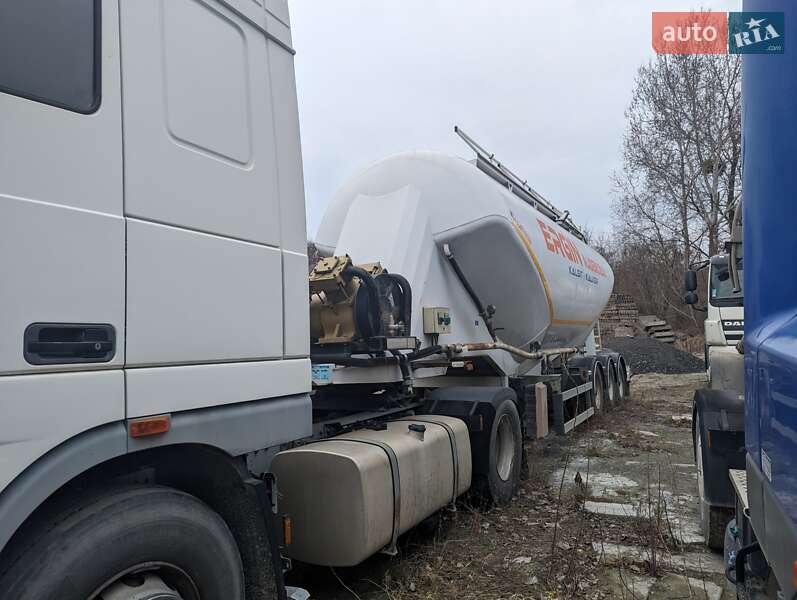 Тягач DAF XF 105 2010 в Киеве