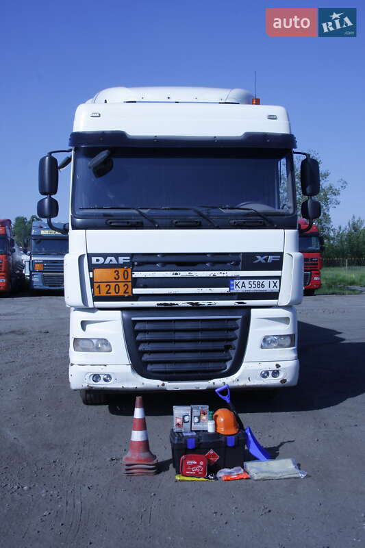 Тягач DAF XF 105 2013 в Киеве