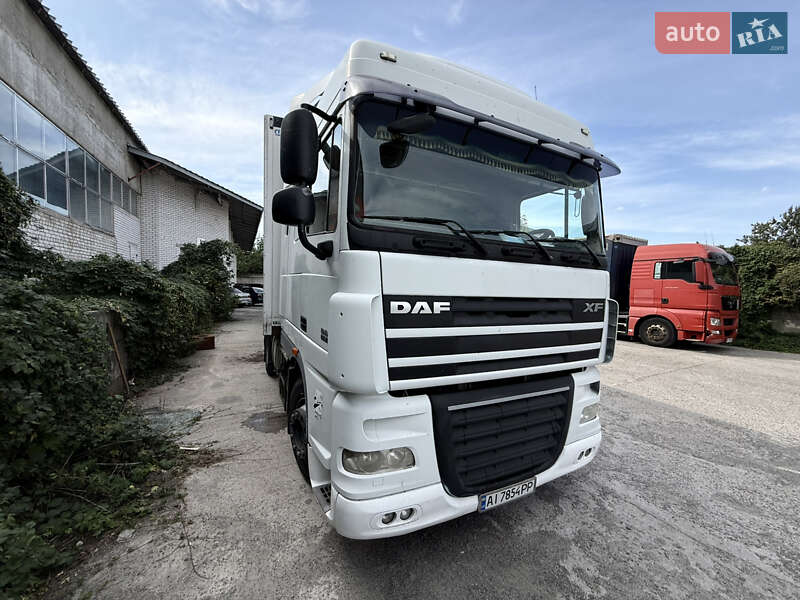 Тягач DAF XF 105 2011 в 