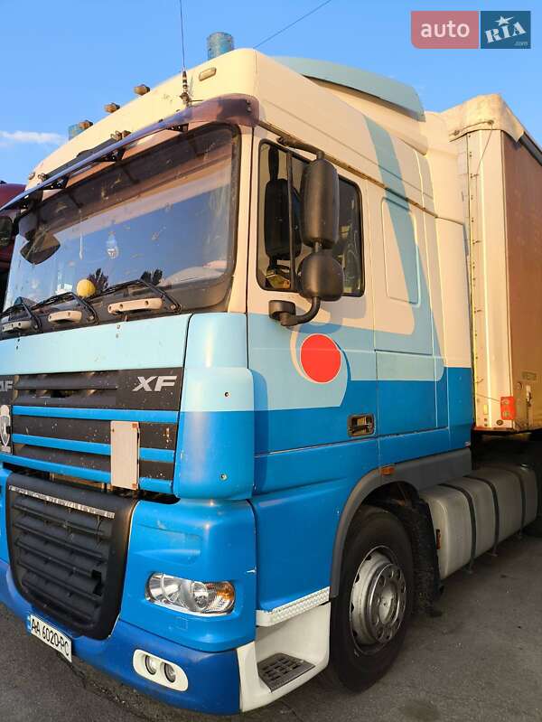 Тягач DAF XF 105 2007 в Киеве