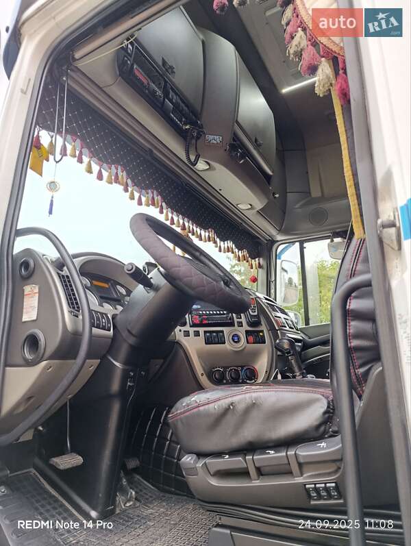 Тягач DAF XF 105 2012 в Дубні