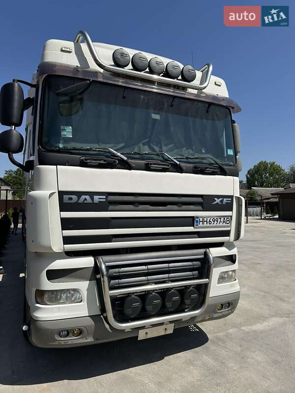 Тягач DAF XF 105 2009 в Ровно