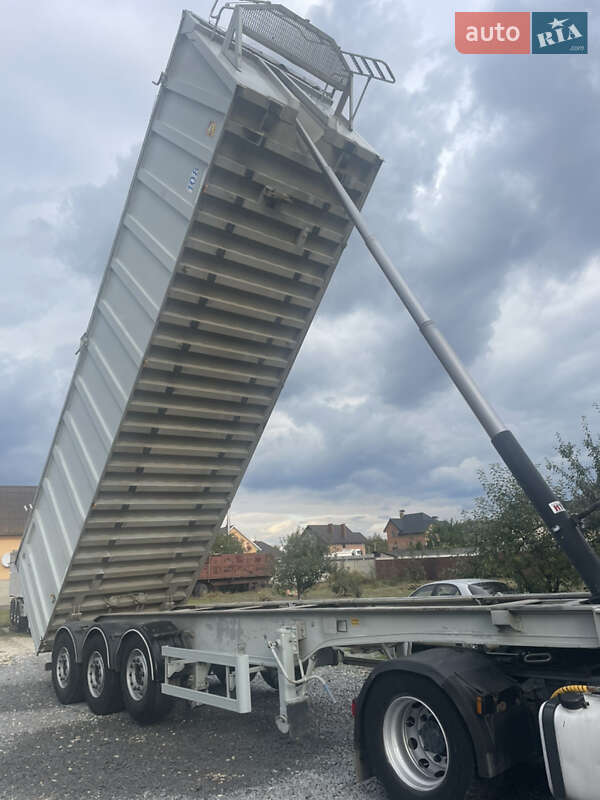 Зерновоз DAF XF 105 2012 в Шептицькому