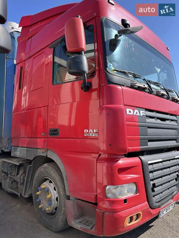 Грузовой фургон DAF XF 105 2006 в Львове
