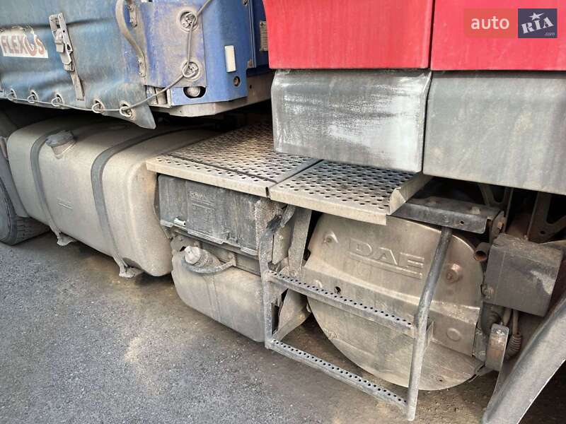 Грузовой фургон DAF XF 105 2006 в Львове