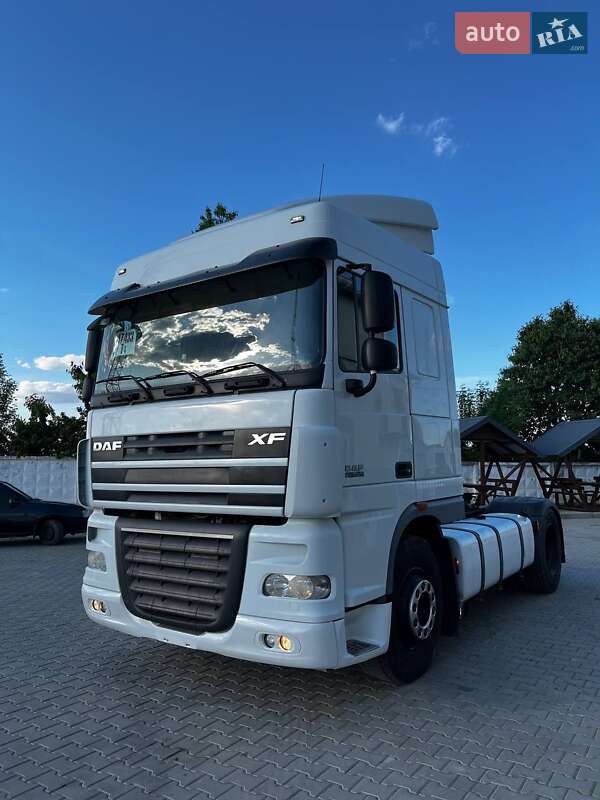 Тягач DAF XF 105 2013 в Хотине