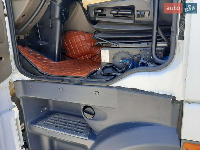 Тягач DAF XF 105 2010 в Запоріжжі