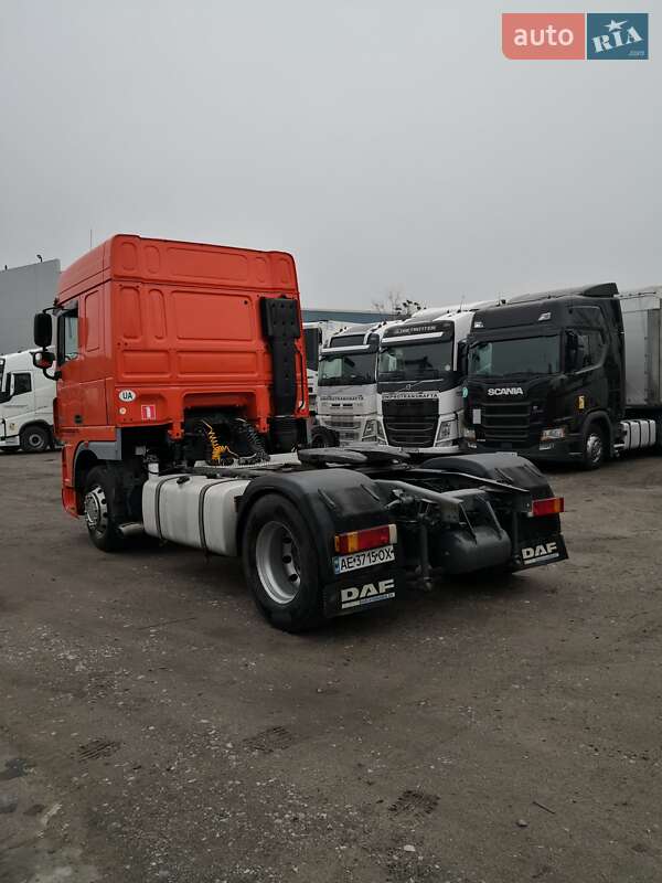 Тягач DAF XF 105 2011 в Кам'янському