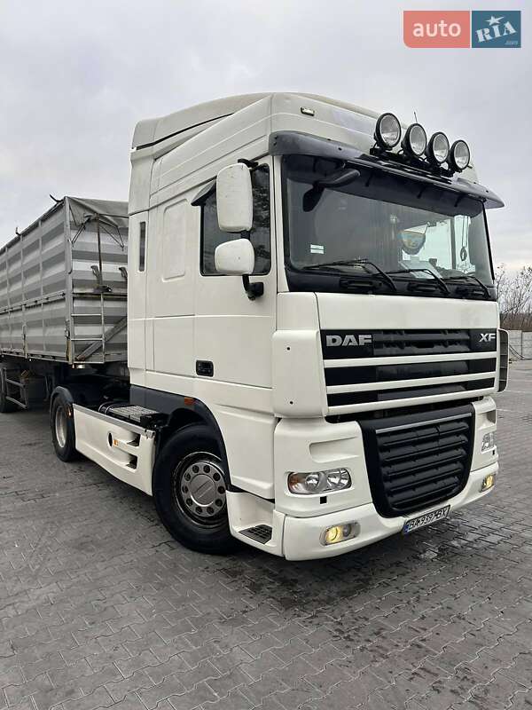 Тягач DAF XF 105 2011 в Дніпрі