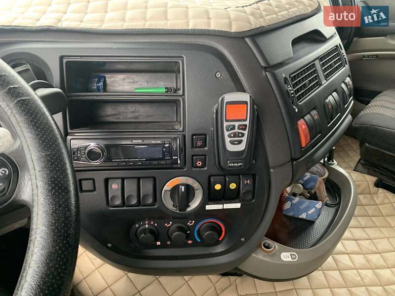 Тягач DAF XF 105 2010 в Дніпрі