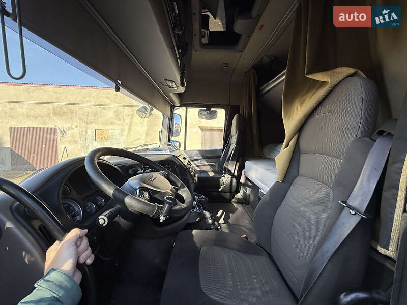 Тягач DAF XF 105 2011 в Самборе