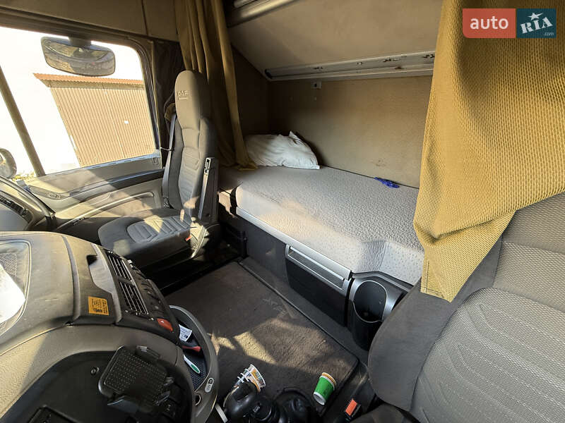 Тягач DAF XF 105 2011 в Самборе