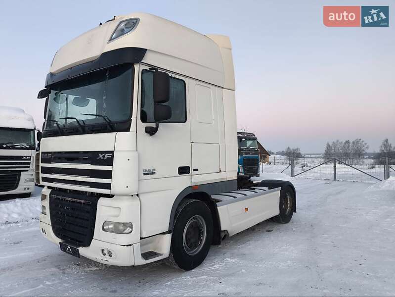 Тягач DAF XF 105 2008 в Обухове