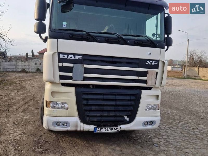 Тягач DAF XF 105 2011 в Рівному