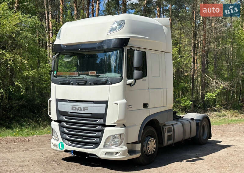 Грузовой фургон DAF XF 106 2015 в 
