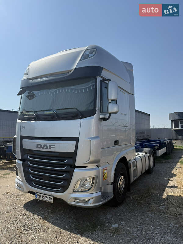 Тягач DAF XF 106 2015 в 
