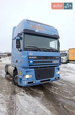 Тягач DAF XF 95.430 2004 в Каменец-Подольском