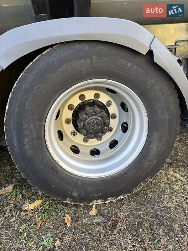 Цистерна DAF XF 95.480 2001 в Черновцах