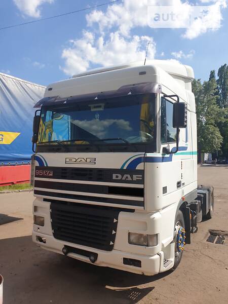 Тягач DAF XF 95 2002 в Киеве