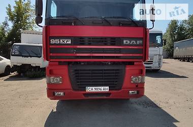 Грузовой фургон DAF XF 95 1998 в 