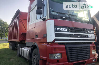 Тягач DAF XF 95 2001 в Прилуках