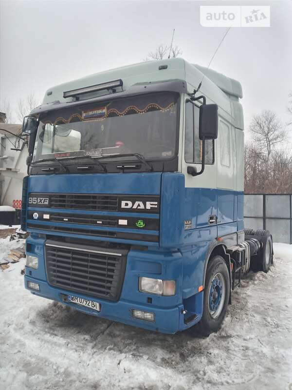 Зерновоз DAF XF 95 2003 в Сумах