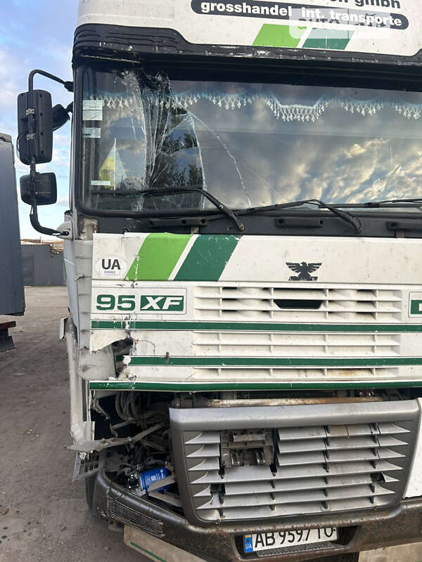 Тентованый DAF XF 95 2000 в Виннице