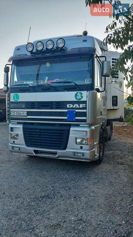 Тягач DAF XF 95 2000 в Новоднестровске