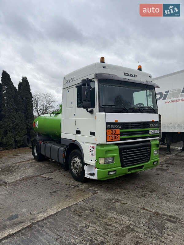Цистерна DAF XF 95 1998 в Львове