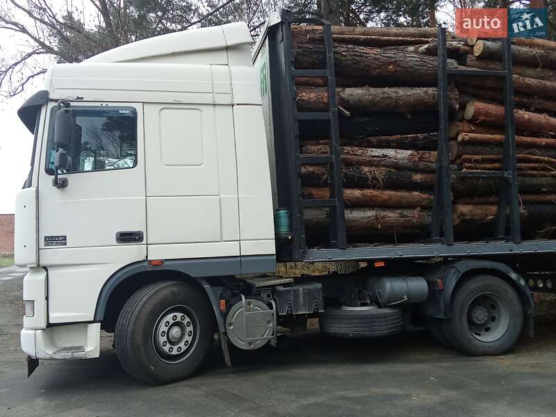 Тягач DAF XF 95 2002 в Малине