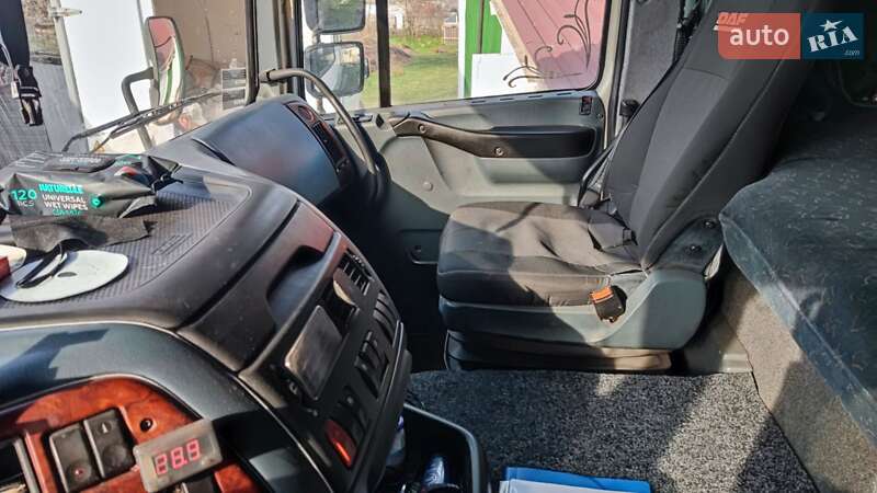 Вантажний фургон DAF XF 95 1999 в Дніпрі