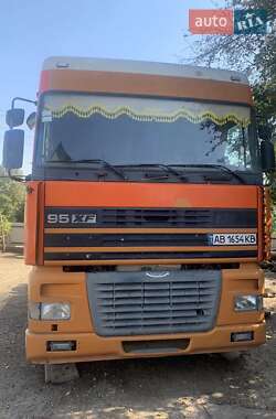 Тягач DAF XF 95 2000 в Шаргороде