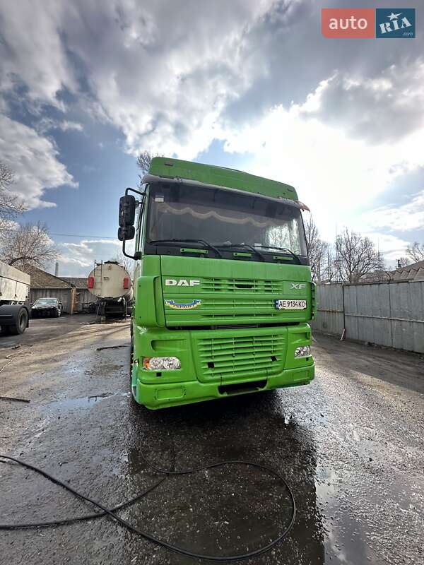 Тягач DAF XF 95 2002 в 