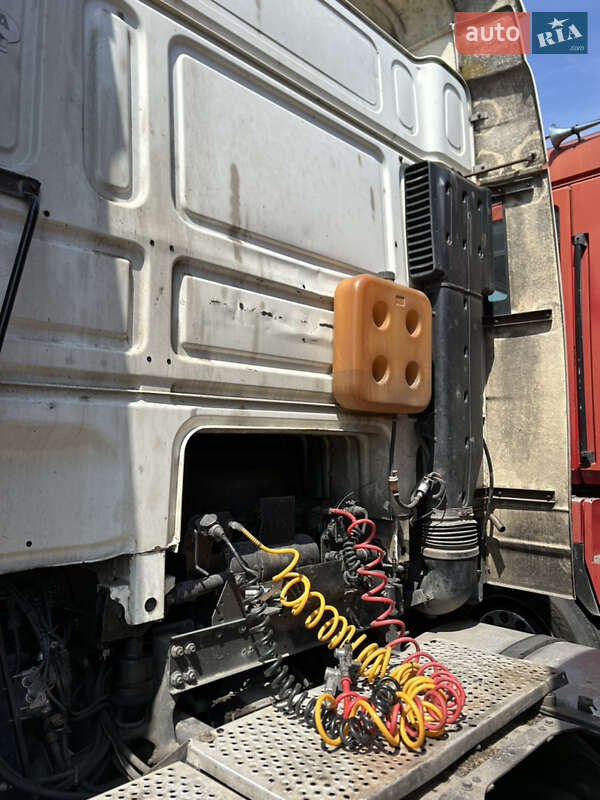 Тягач DAF XF 95 2000 в Костополе