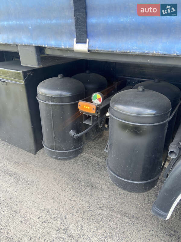 Грузовой фургон DAF XF 95 2004 в Рокитном