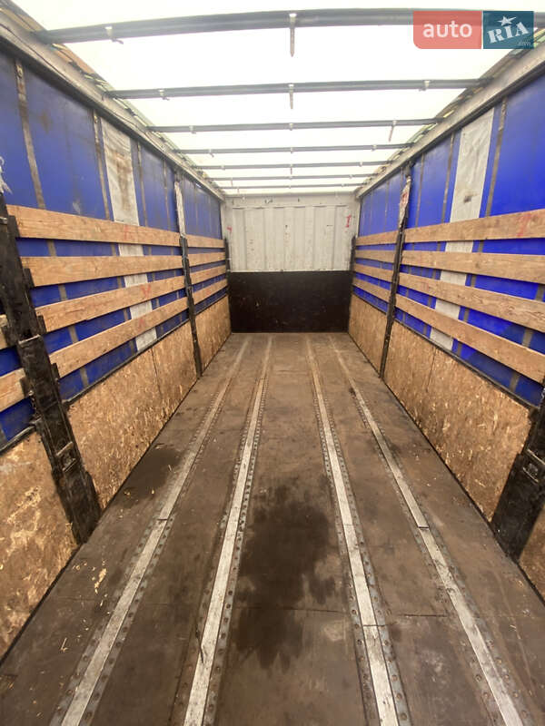 Грузовой фургон DAF XF 95 2004 в Рокитном