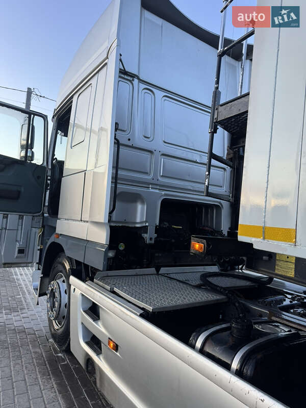 Тягач DAF XF 95 2006 в Самборе