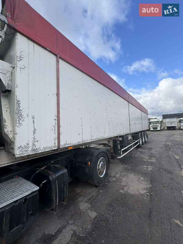 Зерновоз DAF XF 95 2006 в Остроге