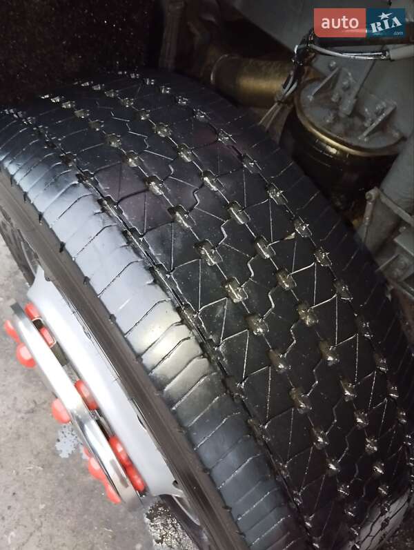 Вантажний фургон DAF XF 95 2006 в Кременчуці