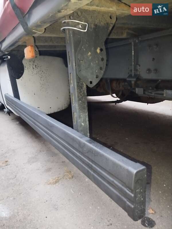 Вантажний фургон DAF XF 95 2006 в Кременчуці