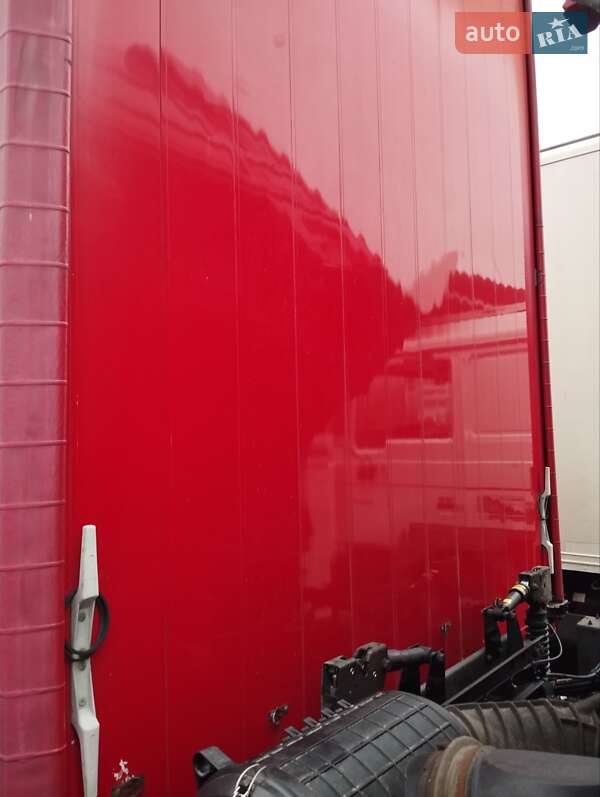 Вантажний фургон DAF XF 95 2006 в Кременчуці