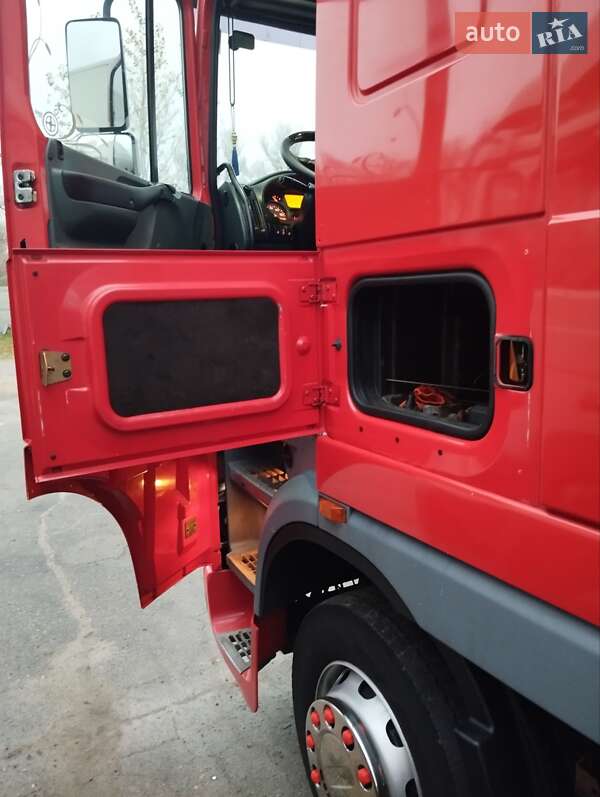 Вантажний фургон DAF XF 95 2006 в Кременчуці