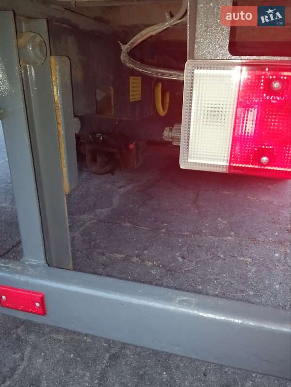 Вантажний фургон DAF XF 95 2006 в Кременчуці