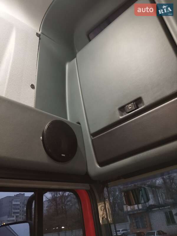 Вантажний фургон DAF XF 95 2006 в Кременчуці