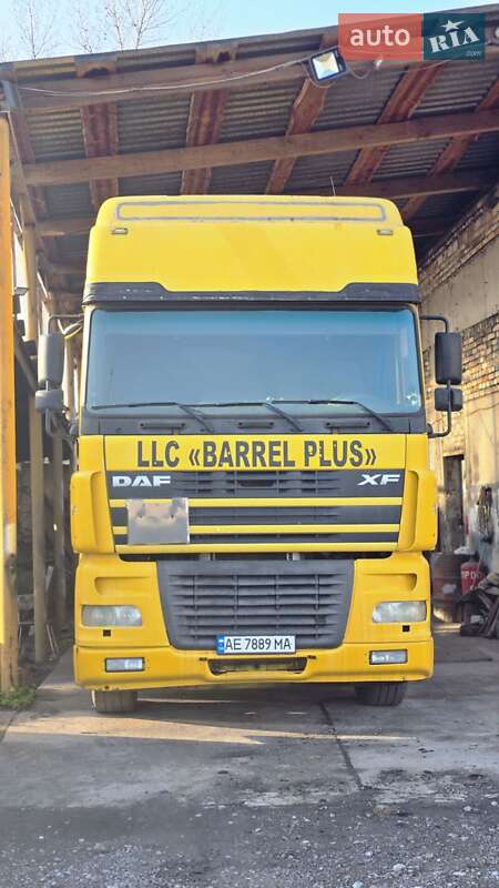Тягач DAF XF 95 2003 в Каменском